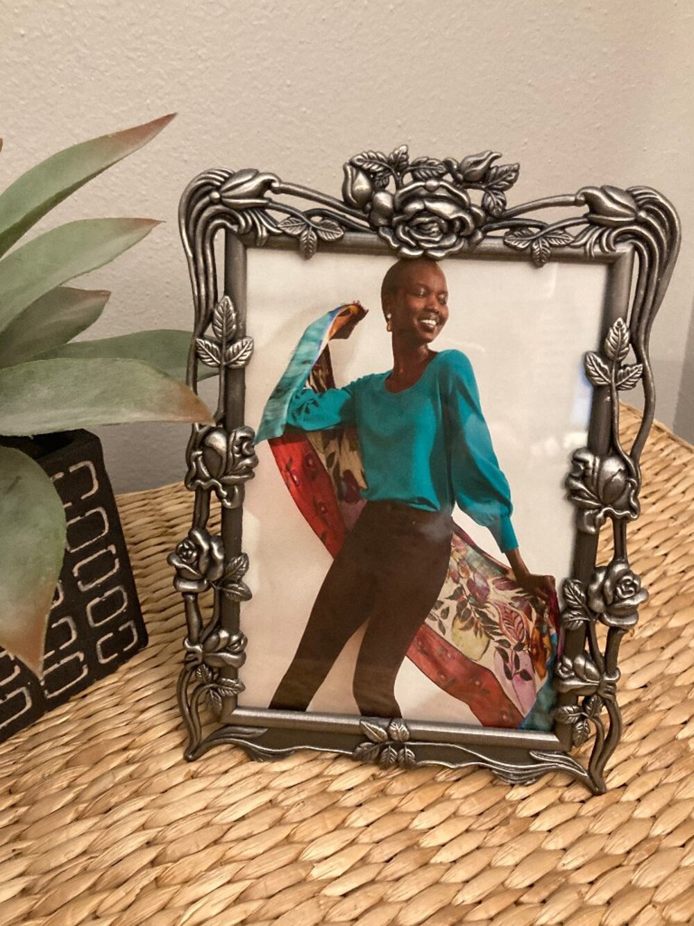 Stunning Brushed Silver Metal Picture Frame Tabletop 5" x 7"